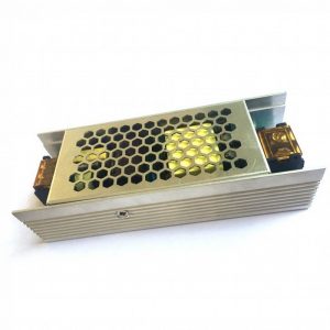 Alimentazione in metallo slim 60W 12V 5A con 1 uscita 130x50x31mm IP20