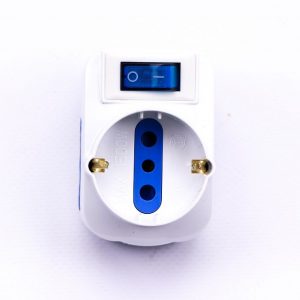 AdaptTatore Spina 16A 2 Prese 2p + T 10/16A Bipasso + 1 preca/Schuko con interruttore